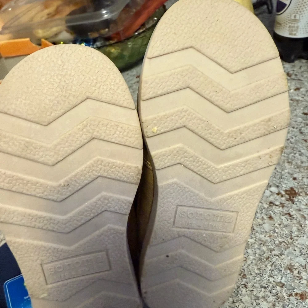 Toddler 8 new boys shoes